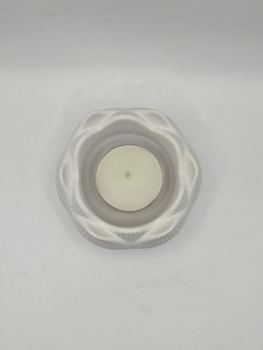 Δοχείο πορσελάνης σε σχήμα λουλουδιού