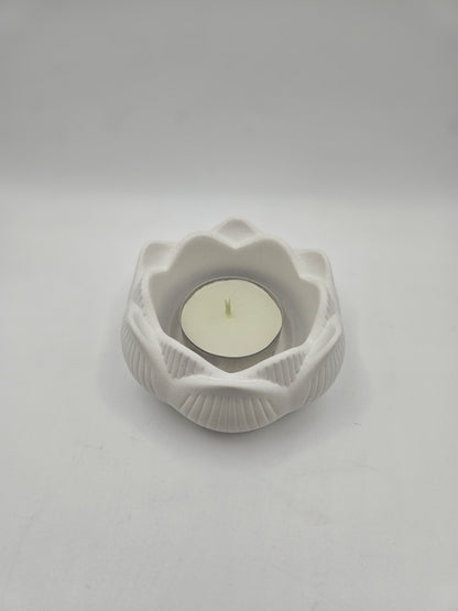 Δοχείο πορσελάνης σε σχήμα λουλουδιού