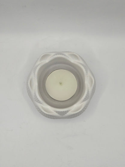 Δοχείο πορσελάνης σε σχήμα λουλουδιού