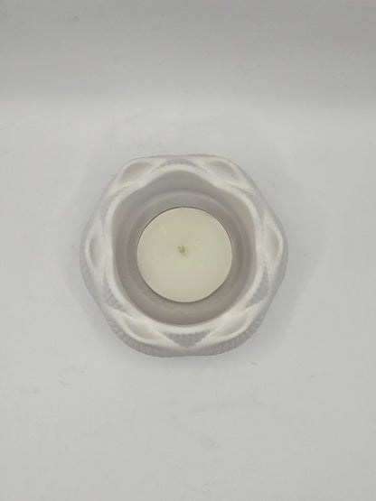 Δοχείο πορσελάνης σε σχήμα λουλουδιού